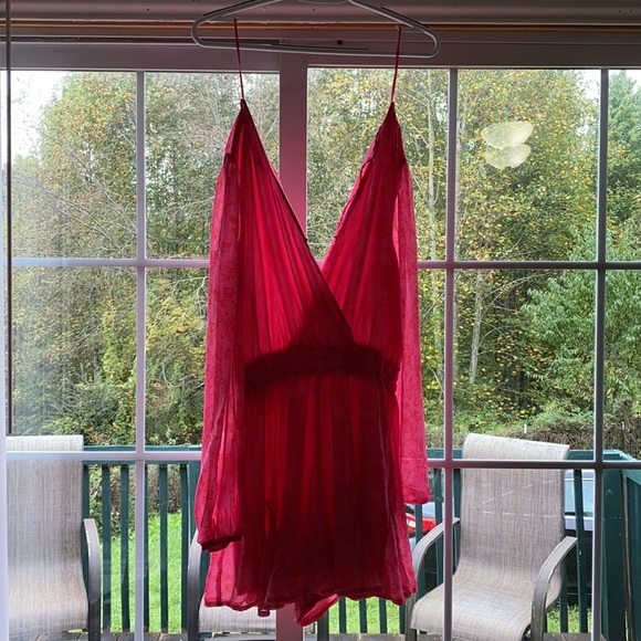 Pink and red floral romper from Francescas size USM - Picture 2 of 9